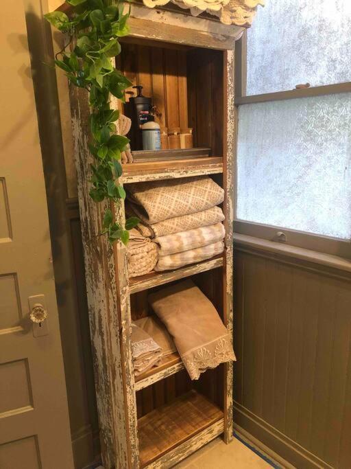 Redefined Alchemy - Bright, Eclectic, Pretty Apt 3E Little Falls Exteriör bild