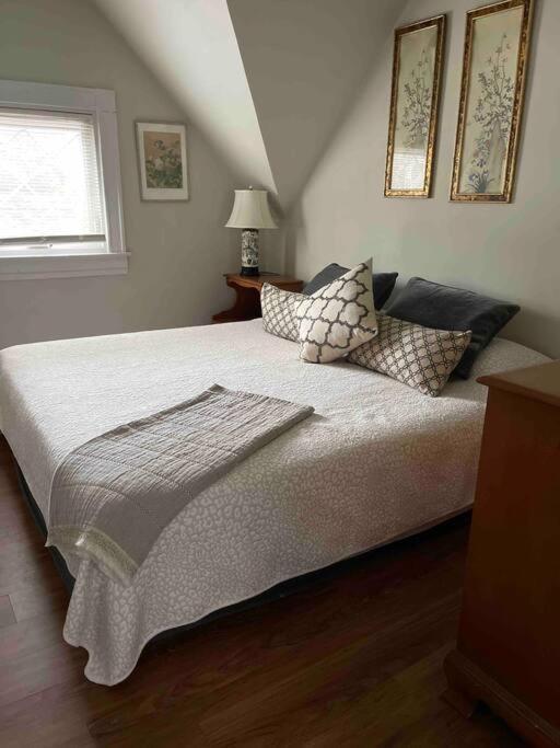 Redefined Alchemy - Bright, Eclectic, Pretty Apt 3E Little Falls Exteriör bild