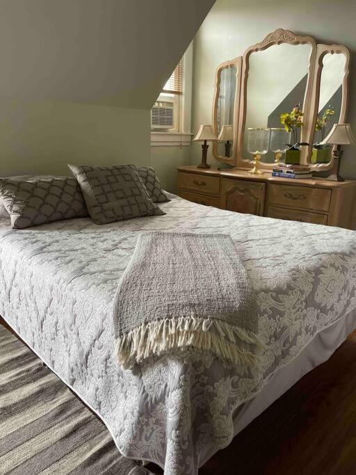 Redefined Alchemy - Bright, Eclectic, Pretty Apt 3E Little Falls Exteriör bild